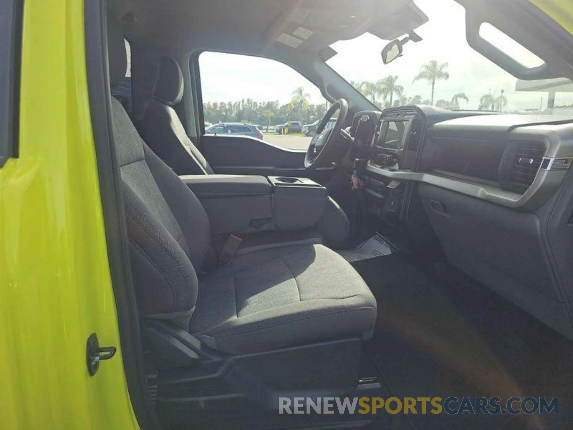 8 fotografías del automóvil dañado 1FTMF1CB8NKE04968 FORD F150 2022