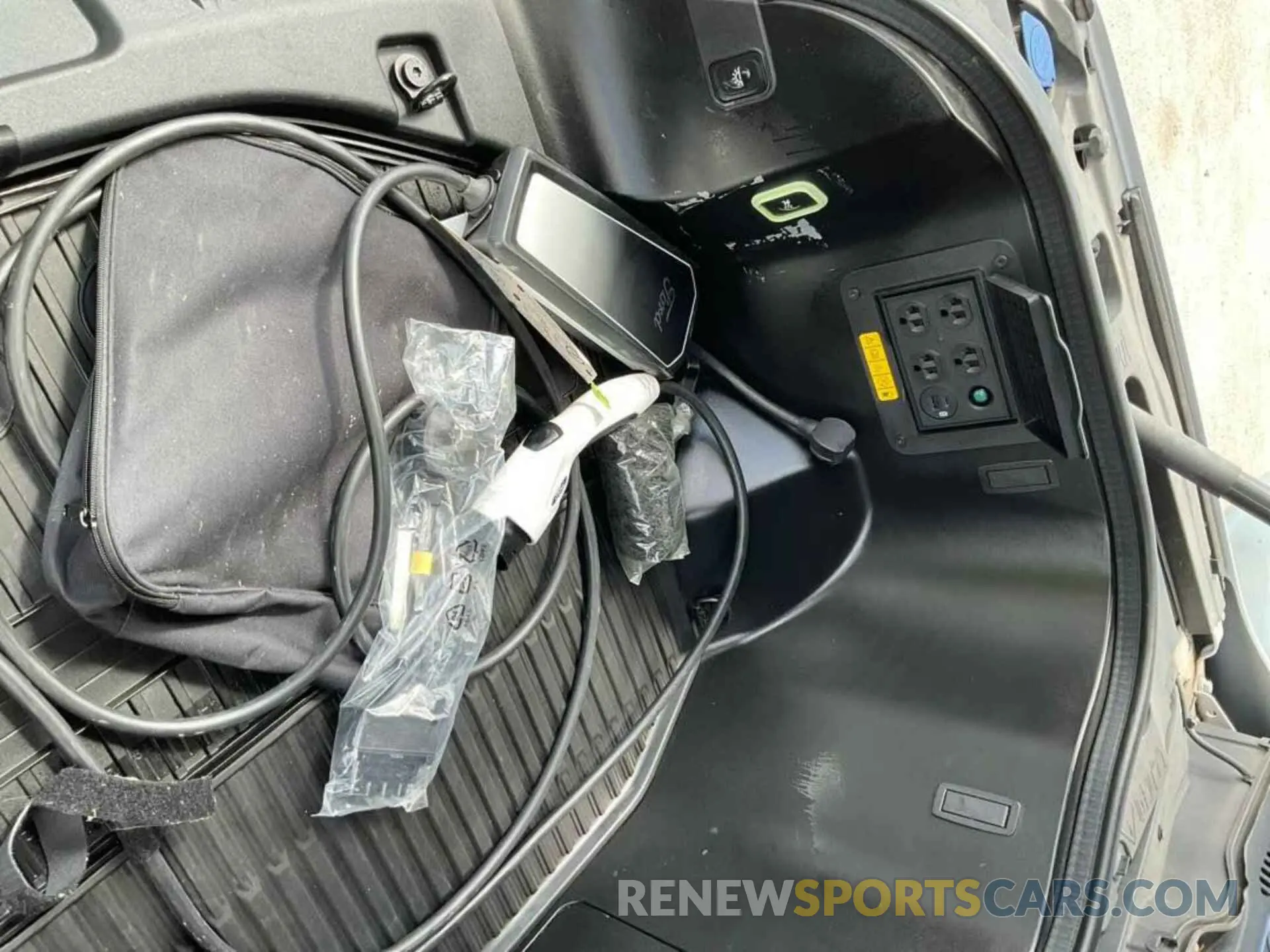 14 fotografías del automóvil dañado 1FTVW1EL8NWG11752 FORD F150 2022