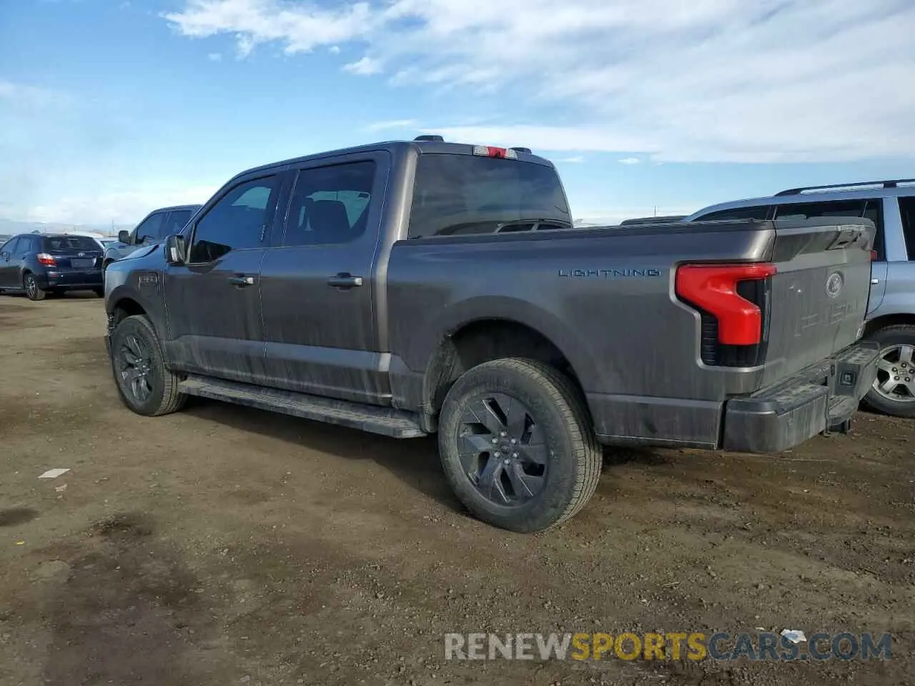 2 fotografías del automóvil dañado 1FT6W1EV6PWG39428 FORD F150 2023