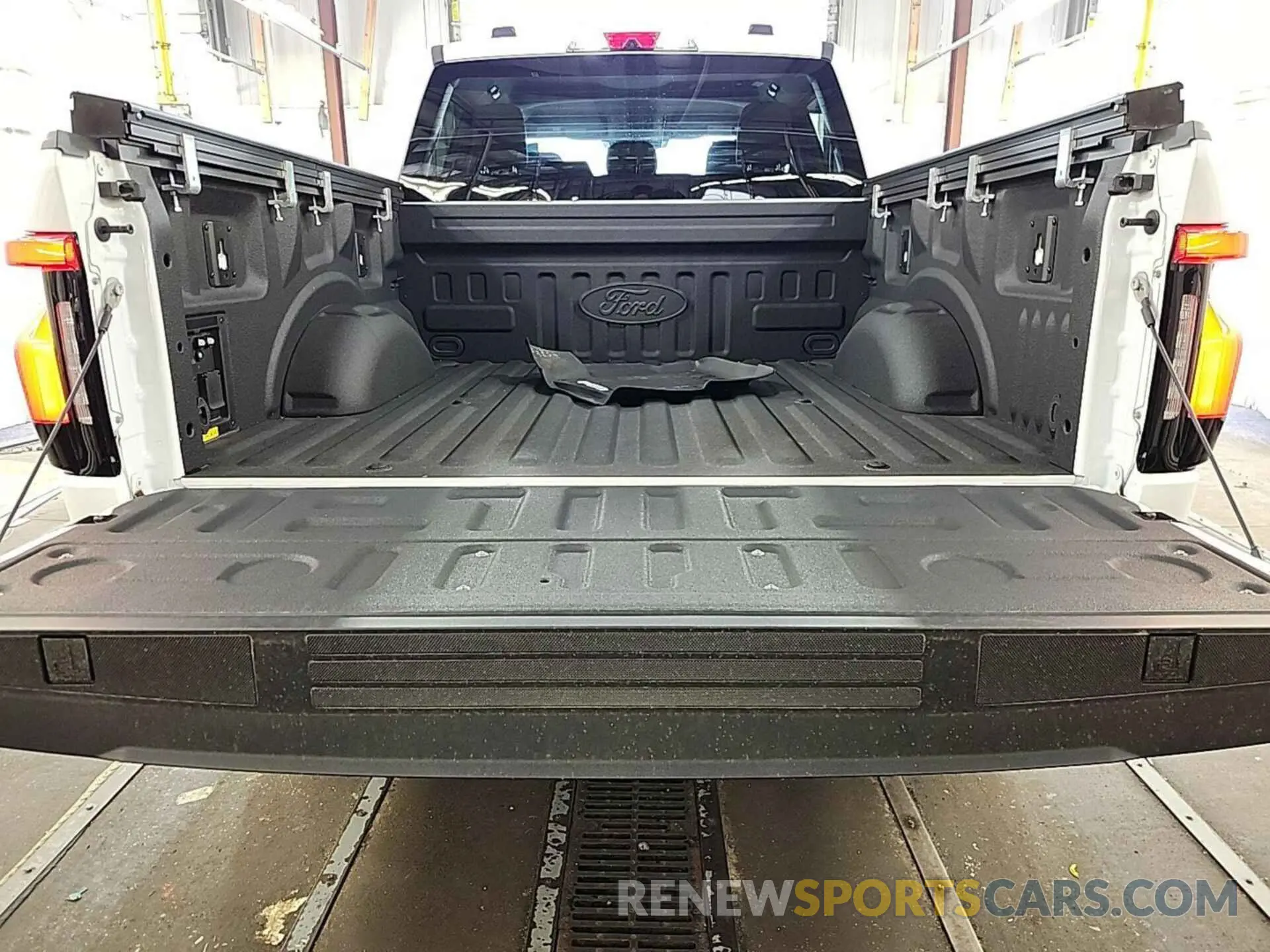 9 fotografías del automóvil dañado 1FT6W1EV9PWG31047 FORD F150 2023