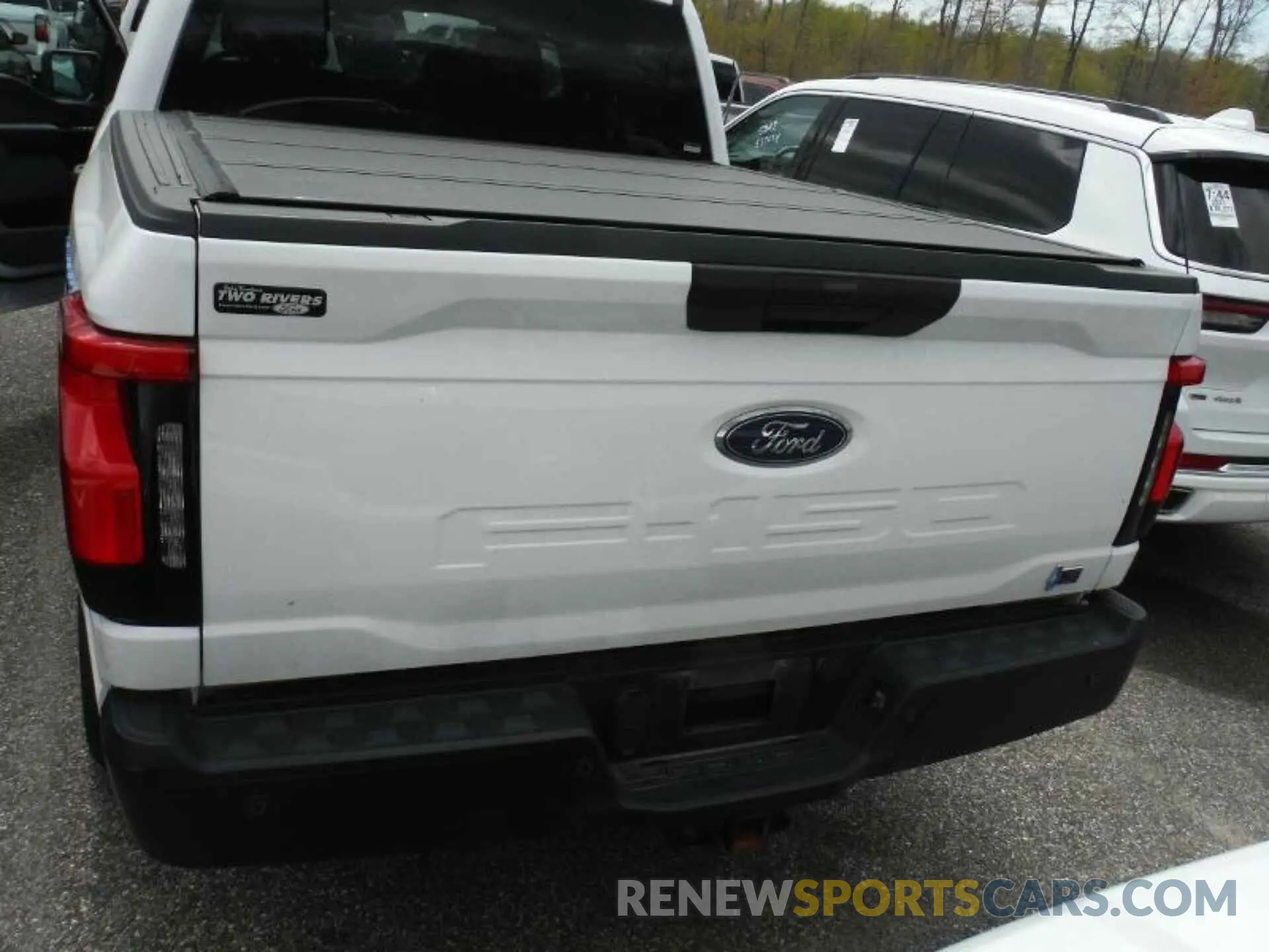 12 fotografías del automóvil dañado 1FTVW1EL4PWG02842 FORD F150 2023