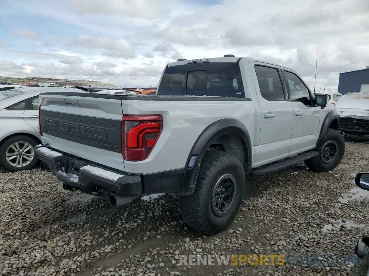 3 fotografías del automóvil dañado 1FTFW1RGXRFB06240 FORD F150 2024