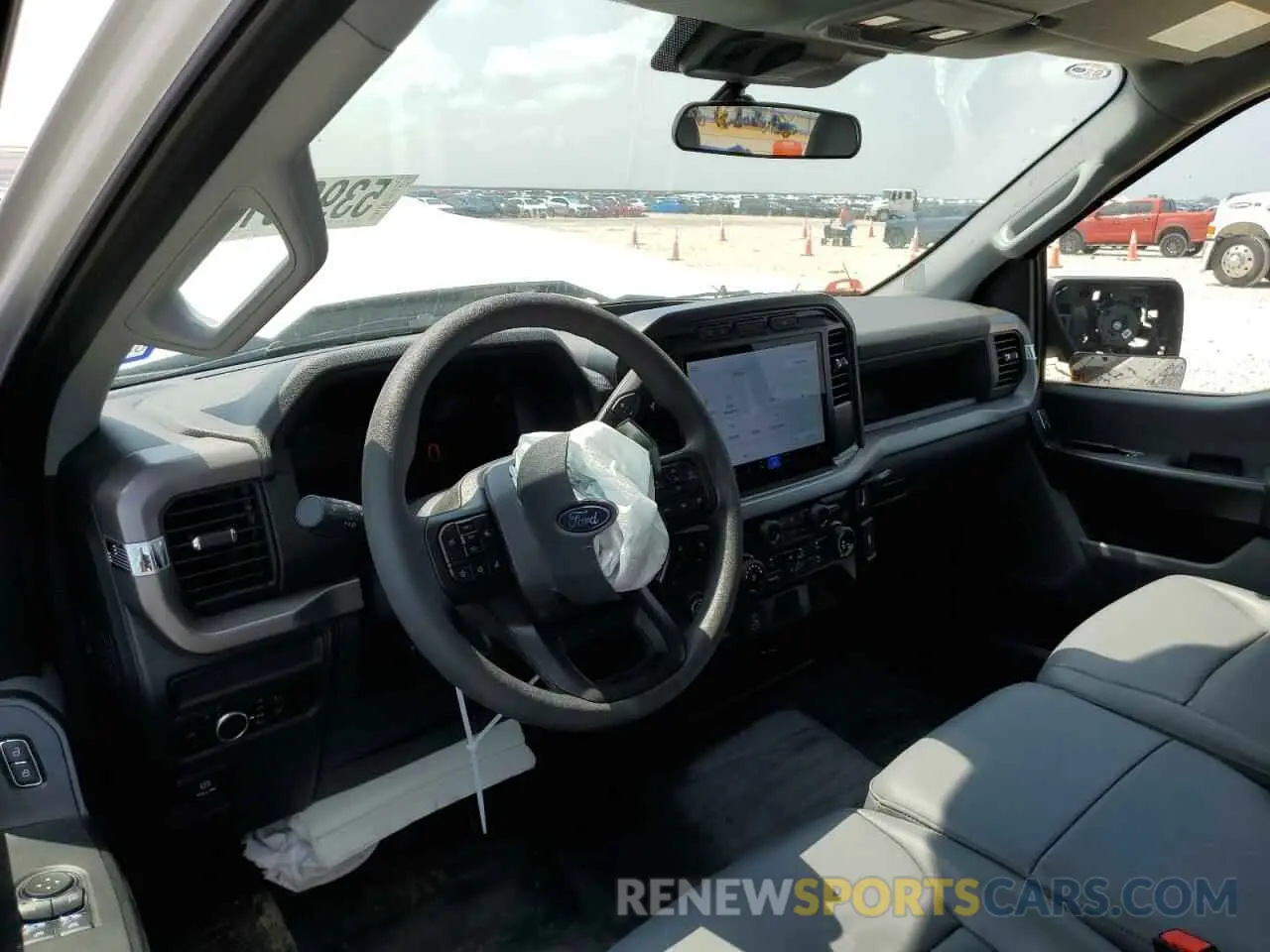 8 fotografías del automóvil dañado 1FTMF1KP2RKE56518 FORD F150 2024