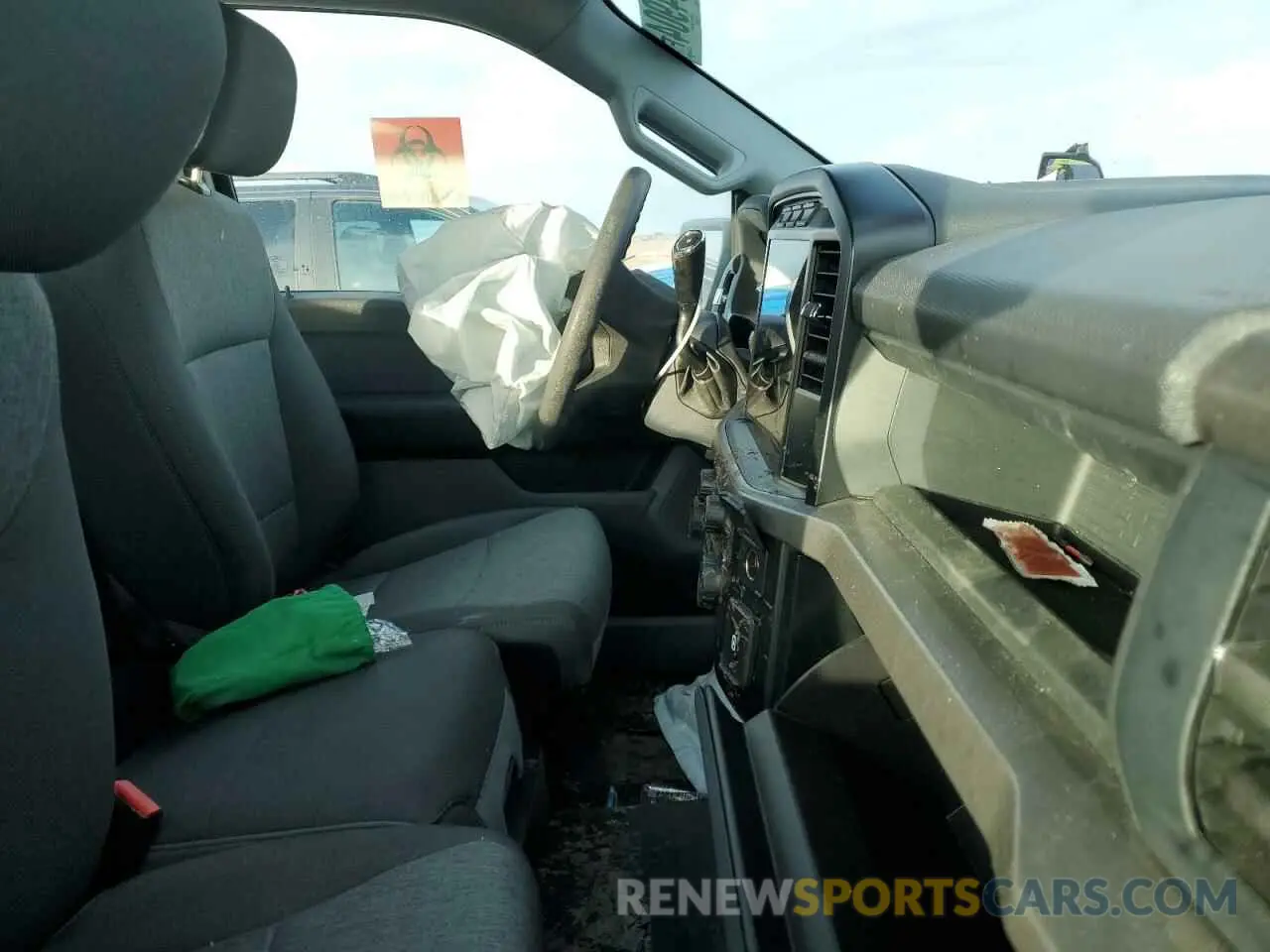 10 fotografías del automóvil dañado 1FTMF1LP2RKE08855 FORD F150 2024