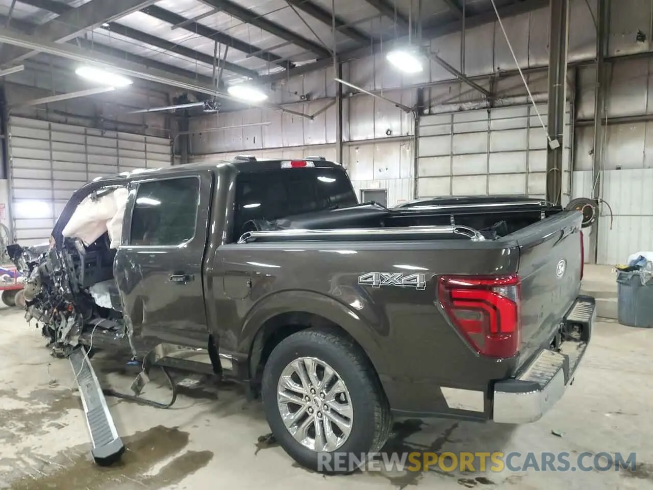 2 fotografías del automóvil dañado 1FTFW5L50RFB81060 FORD F150 LARIA 2024