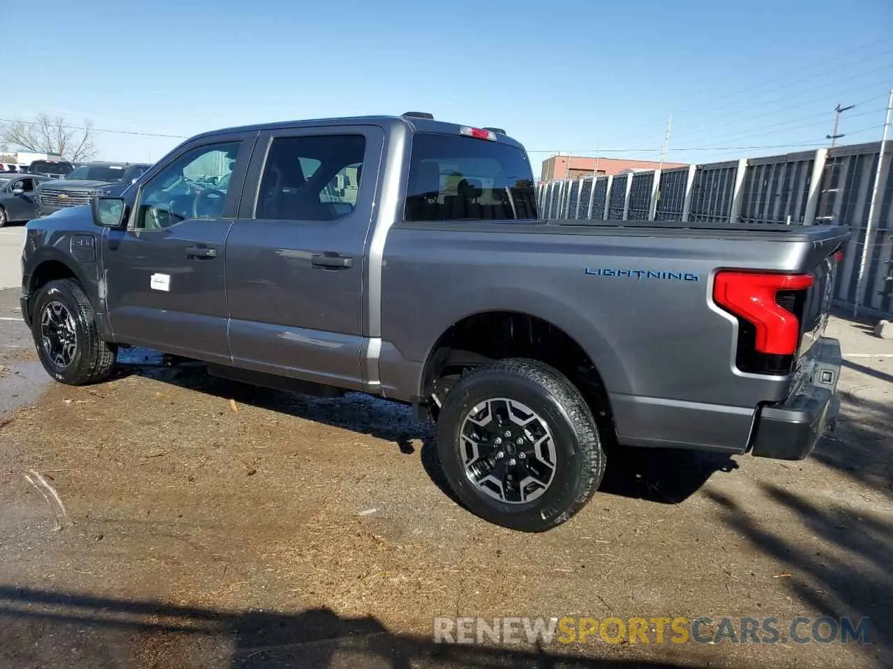 2 fotografías del automóvil dañado 1FTVW1EL1NWG11964 FORD F150 LIGHT 2022