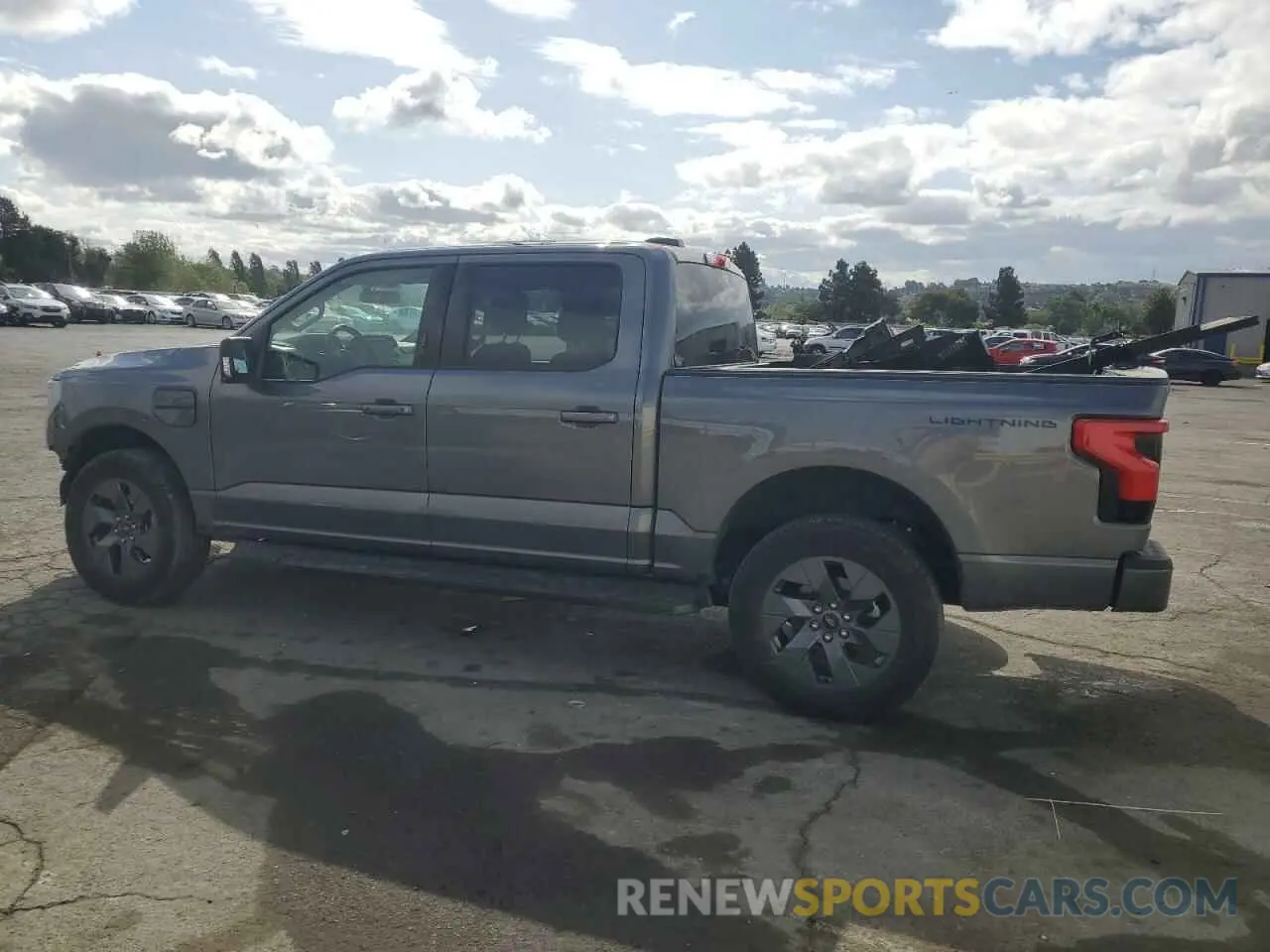2 fotografías del automóvil dañado 1FT6W1EV0PWG34788 FORD F150 LIGHT 2023