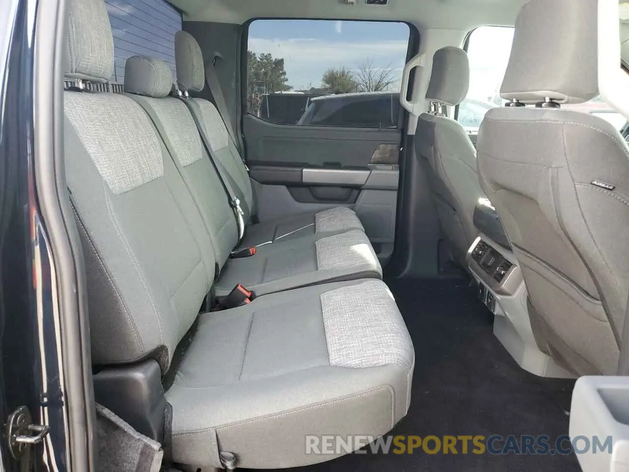 10 fotografías del automóvil dañado 1FTVW1EL4PWG34464 FORD F150 LIGHT 2023