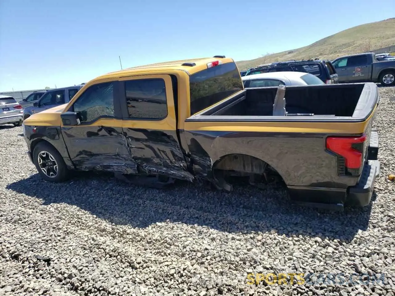 2 fotografías del automóvil dañado 1FTVW1EL7PWG11261 FORD F150 LIGHT 2023