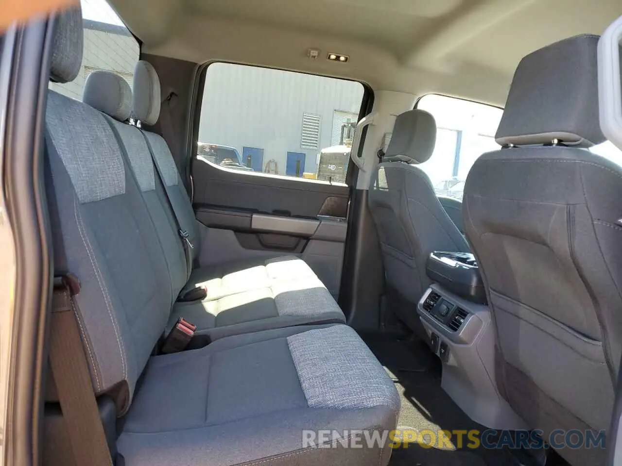 10 fotografías del automóvil dañado 1FTVW1EL8PWG10894 FORD F150 LIGHT 2023