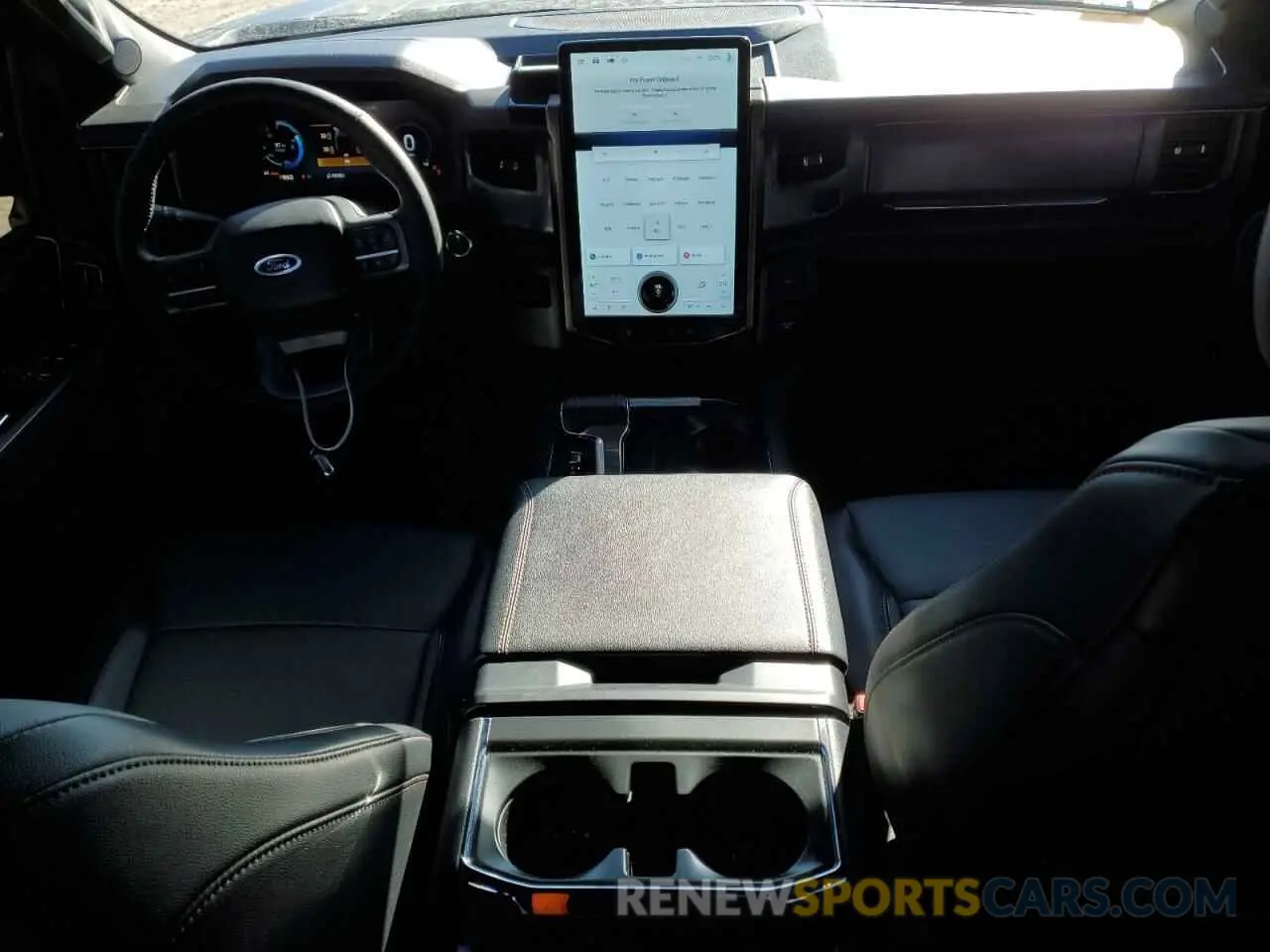 8 fotografías del automóvil dañado 1FTVW1EL8PWG53681 FORD F150 LIGHT 2023