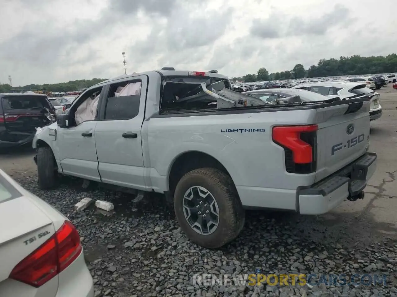 2 fotografías del automóvil dañado 1FTVW1EL9PWG58758 FORD F150 LIGHT 2023