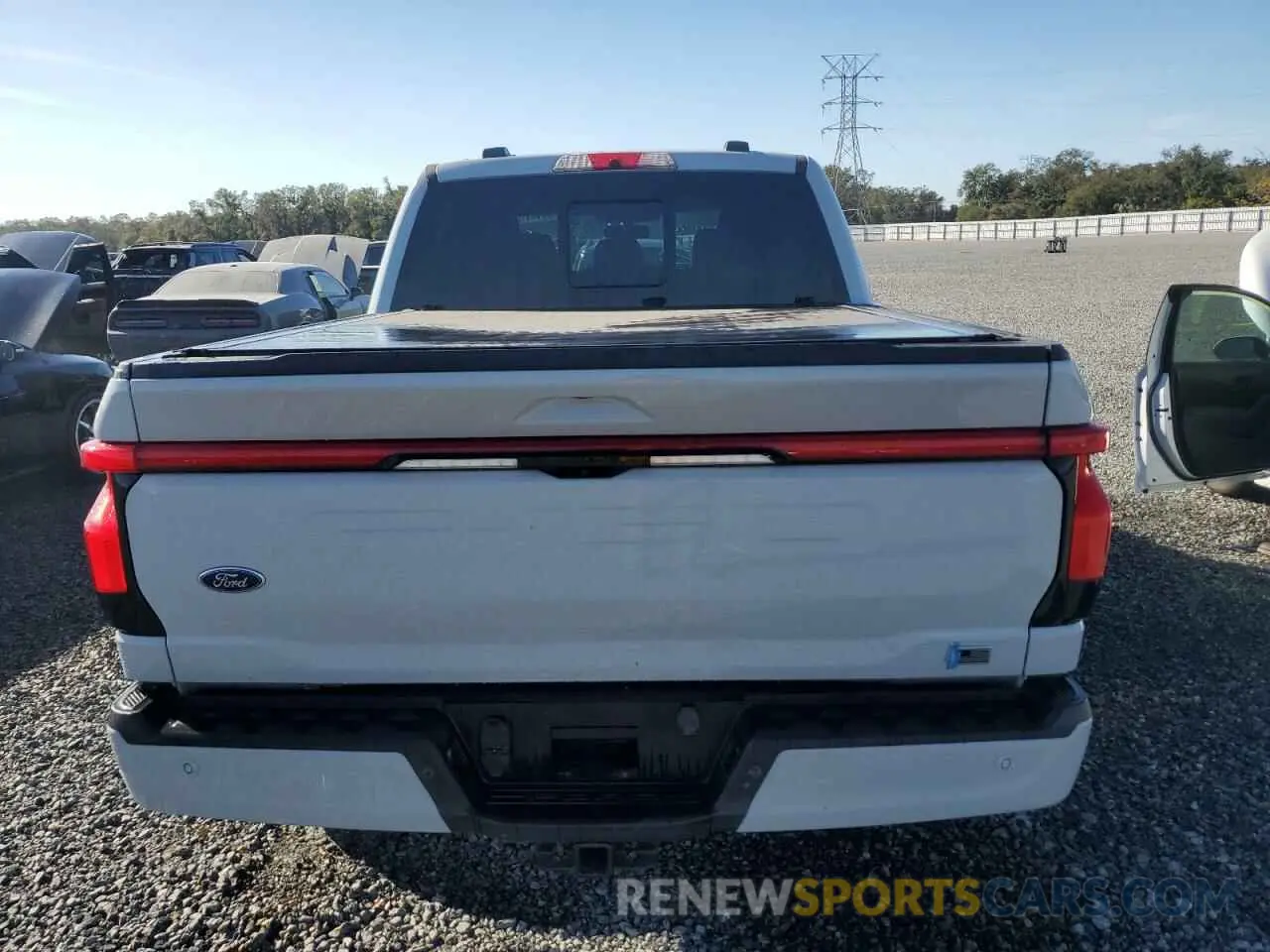6 fotografías del automóvil dañado 1FTVW1EV0PWG14116 FORD F150 LIGHT 2023