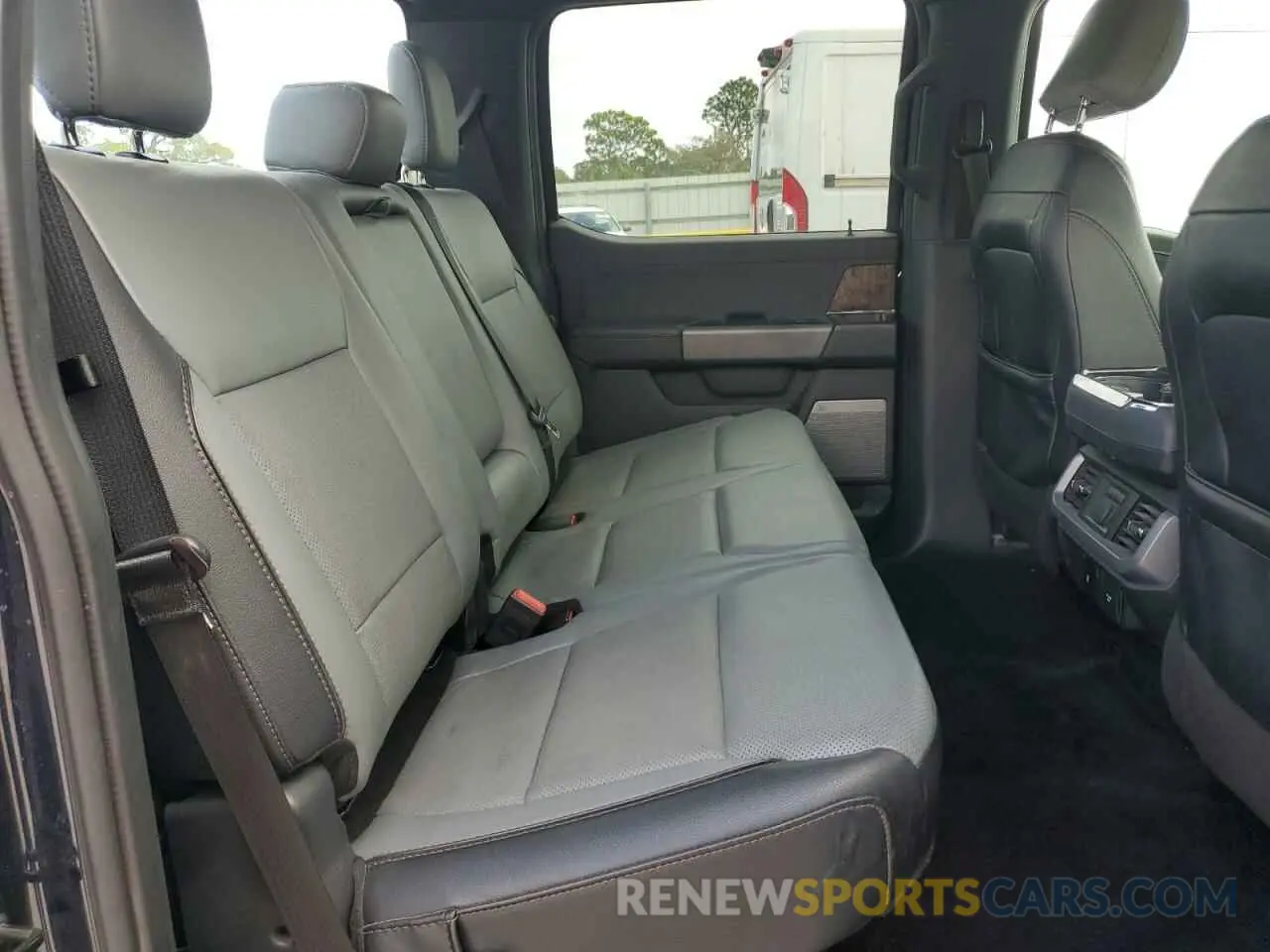 10 fotografías del automóvil dañado 1FTVW1EV8PWG06815 FORD F150 LIGHT 2023