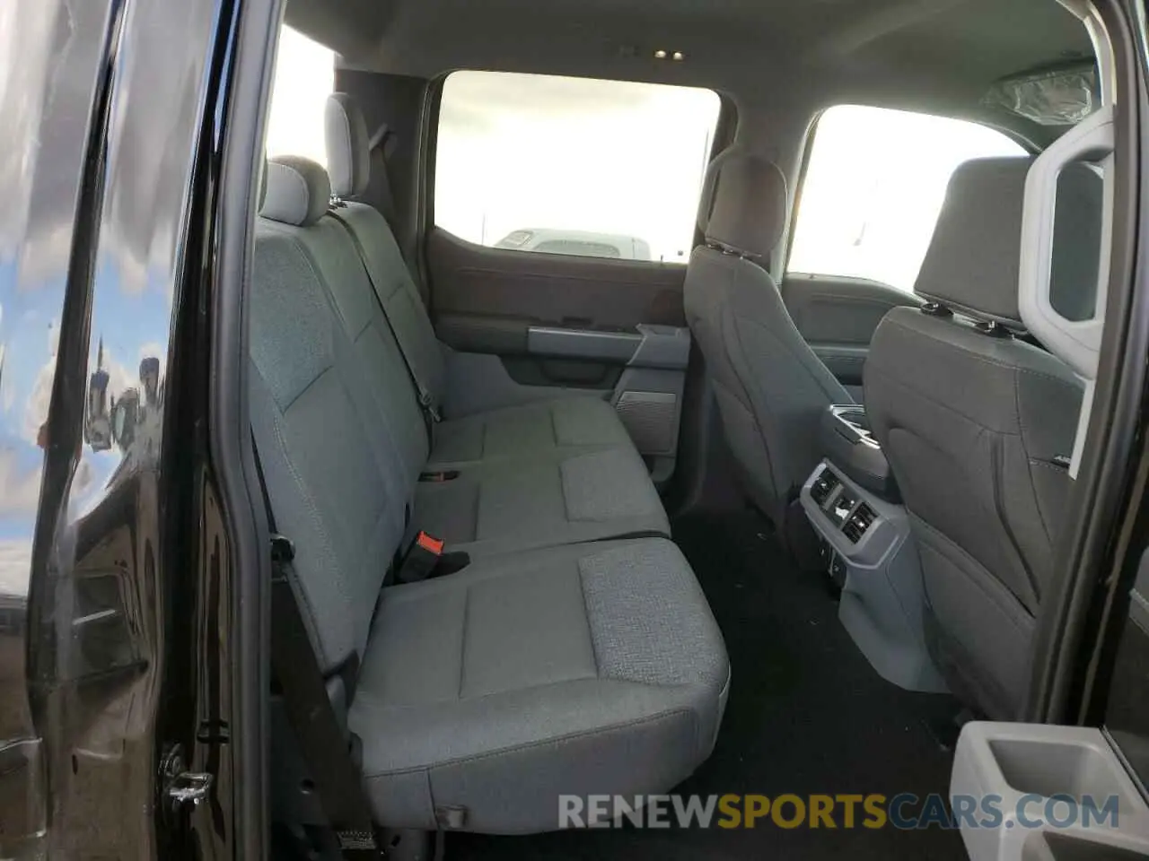10 fotografías del automóvil dañado 1FT6W3L73RWG21830 FORD F150 LIGHT 2024