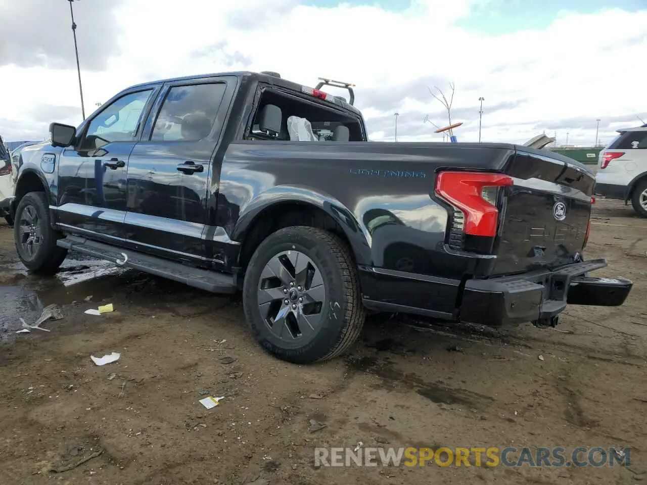 2 fotografías del automóvil dañado 1FT6W3L73RWG21830 FORD F150 LIGHT 2024