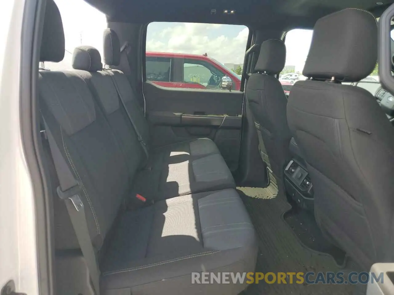 11 fotografías del automóvil dañado 1FTEW2K58RKE25993 FORD F150 STX 2024