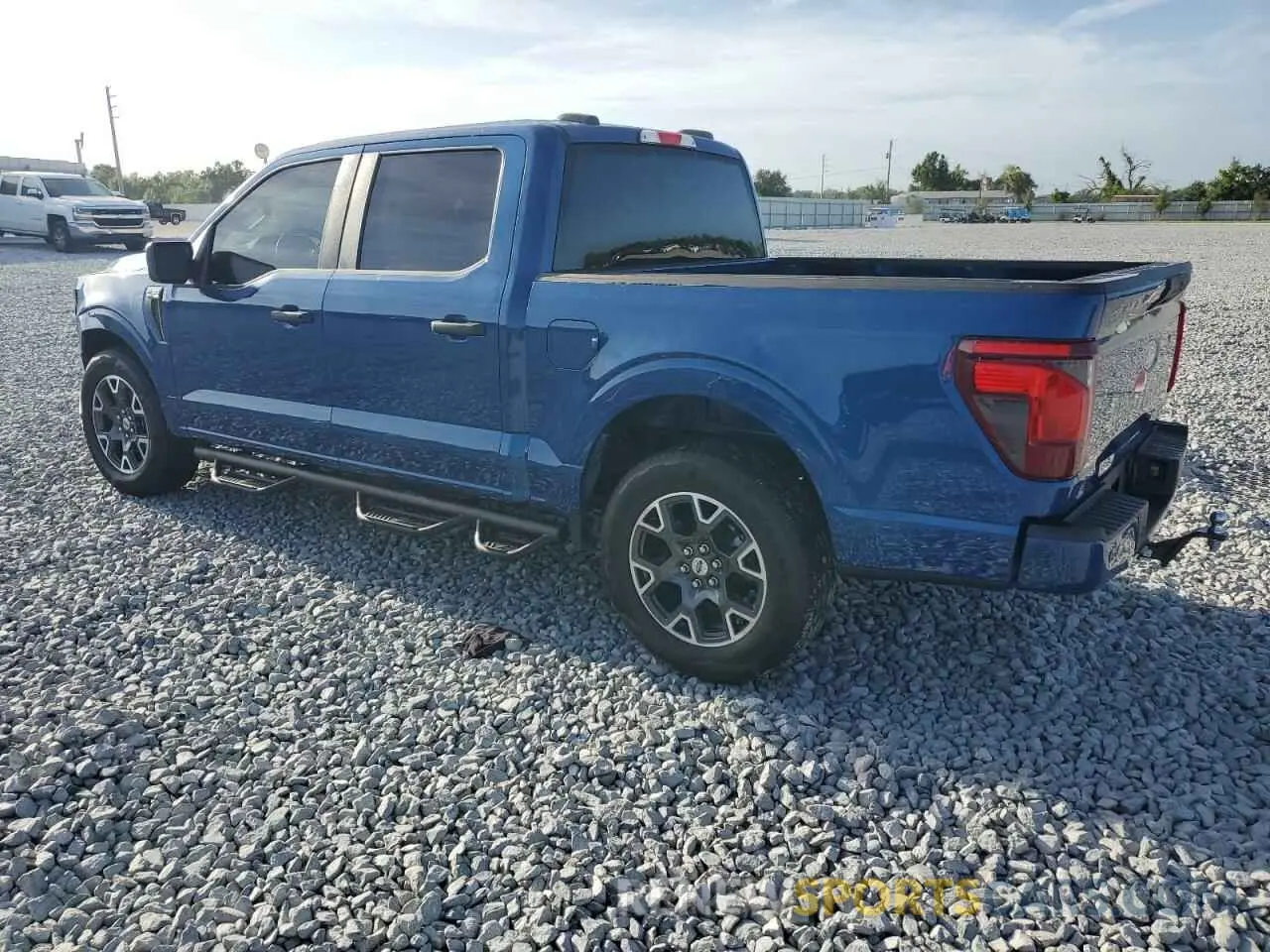2 fotografías del automóvil dañado 1FTEW2KP2RKF00866 FORD F150 STX 2024
