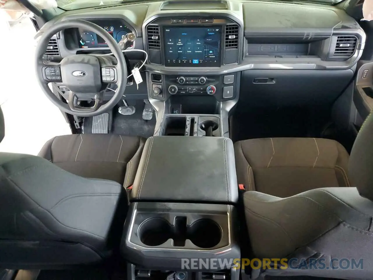 8 fotografías del automóvil dañado 1FTEW2LP0RKD07047 FORD F150 STX 2024