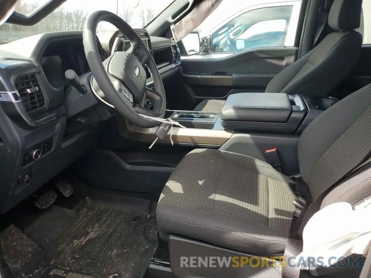 7 fotografías del automóvil dañado 1FTEW2LP1RFB39332 FORD F150 STX 2024
