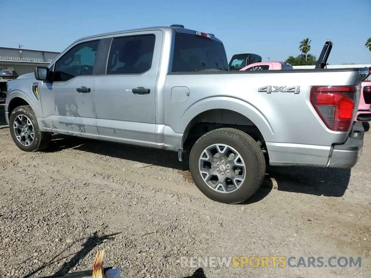 2 fotografías del automóvil dañado 1FTEW2LP4RKF00494 FORD F150 STX 2024