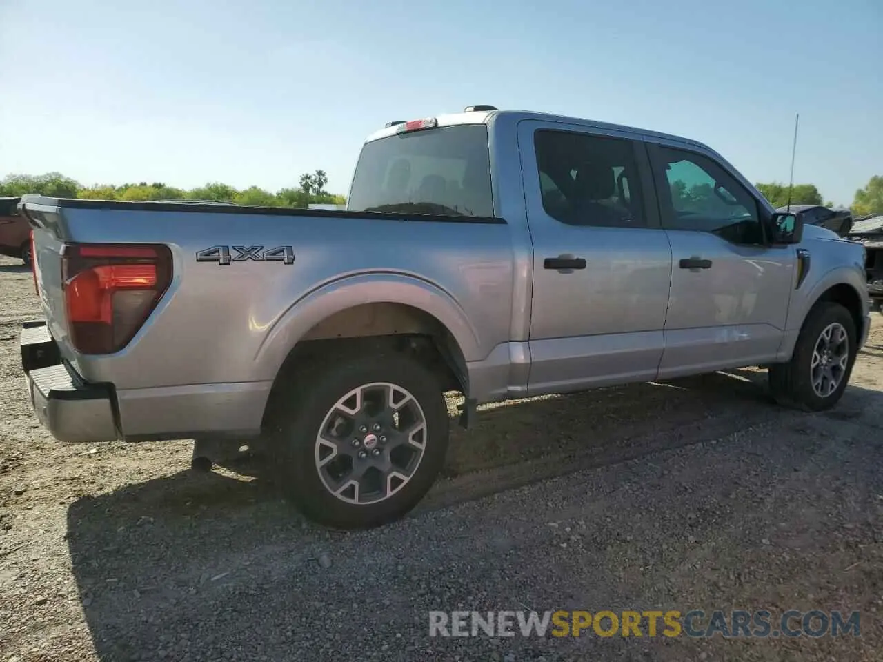3 fotografías del automóvil dañado 1FTEW2LP4RKF00494 FORD F150 STX 2024