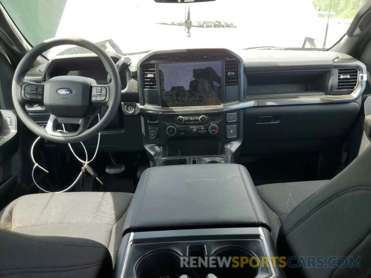 8 fotografías del automóvil dañado 1FTEW2LP9RKD03515 FORD F150 STX 2024