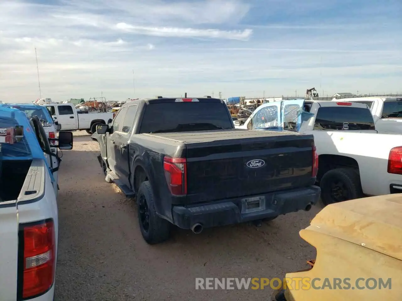 2 fotografías del automóvil dañado 1FTFW2L59RFA46058 FORD F150 STX 2024