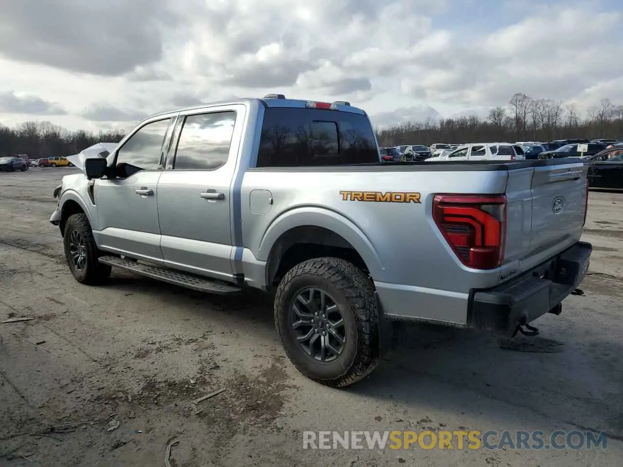 2 fotografías del automóvil dañado 1FTFW4L50RFB37537 FORD F150 TREMO 2024