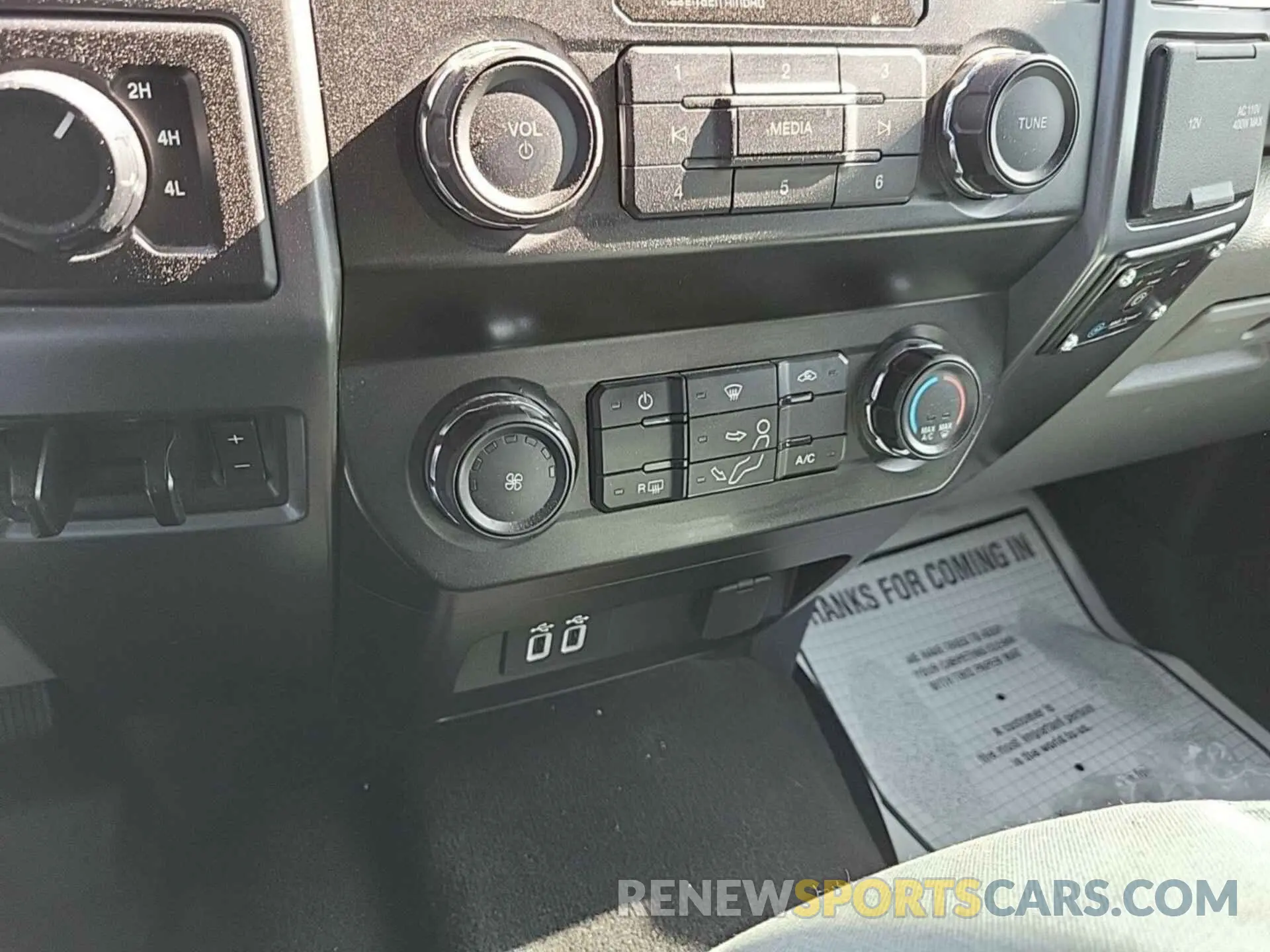 20 fotografías del automóvil dañado 1FT7W2BT1KEF25400 FORD F250 2019