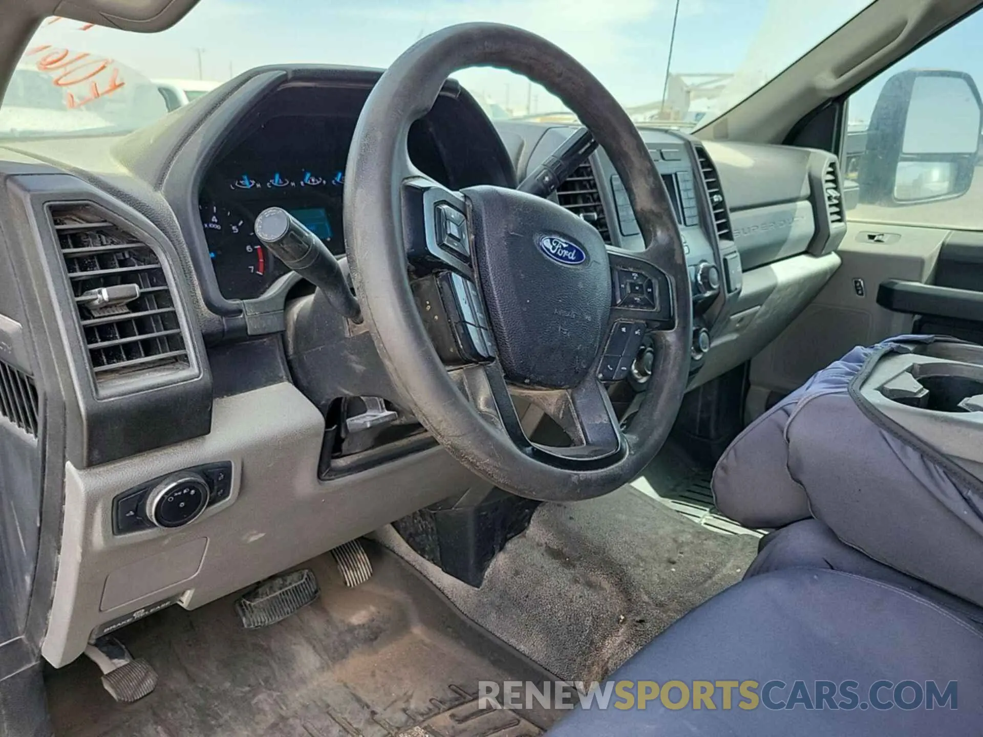 3 fotografías del automóvil dañado 1FT7X2B63KEE06173 FORD F250 2019