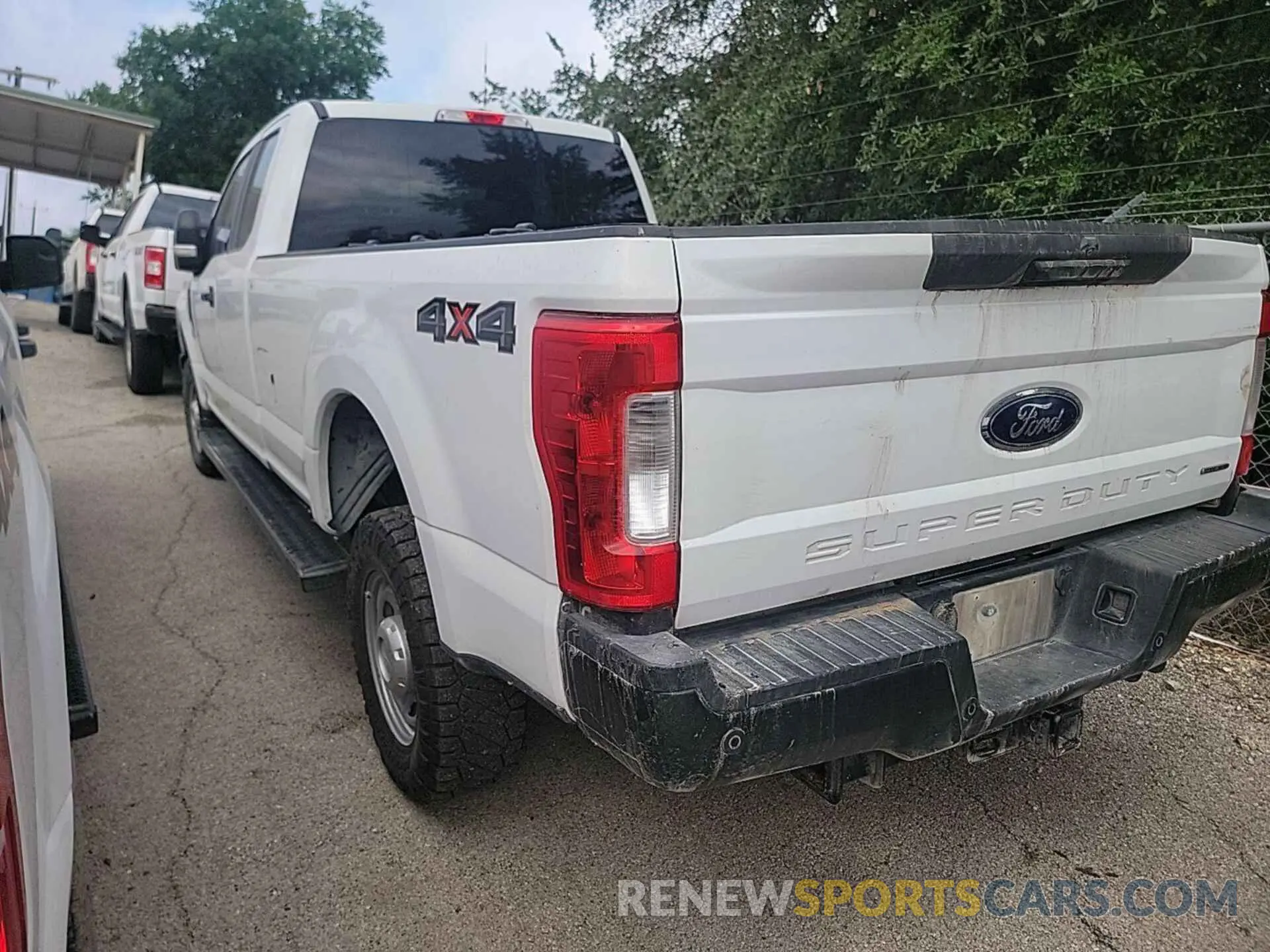 14 fotografías del automóvil dañado 1FT7X2B64KEG11615 FORD F250 2019