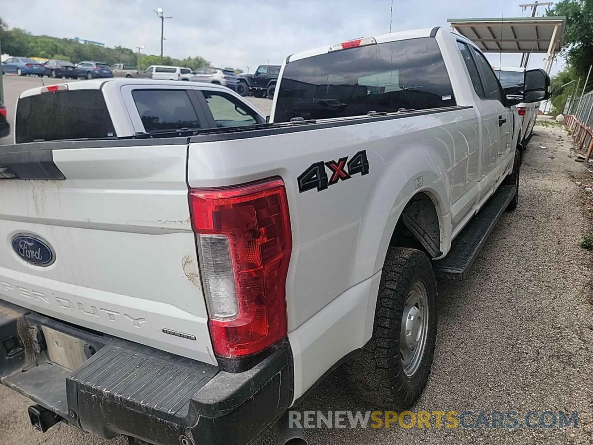 5 fotografías del automóvil dañado 1FT7X2B64KEG11615 FORD F250 2019