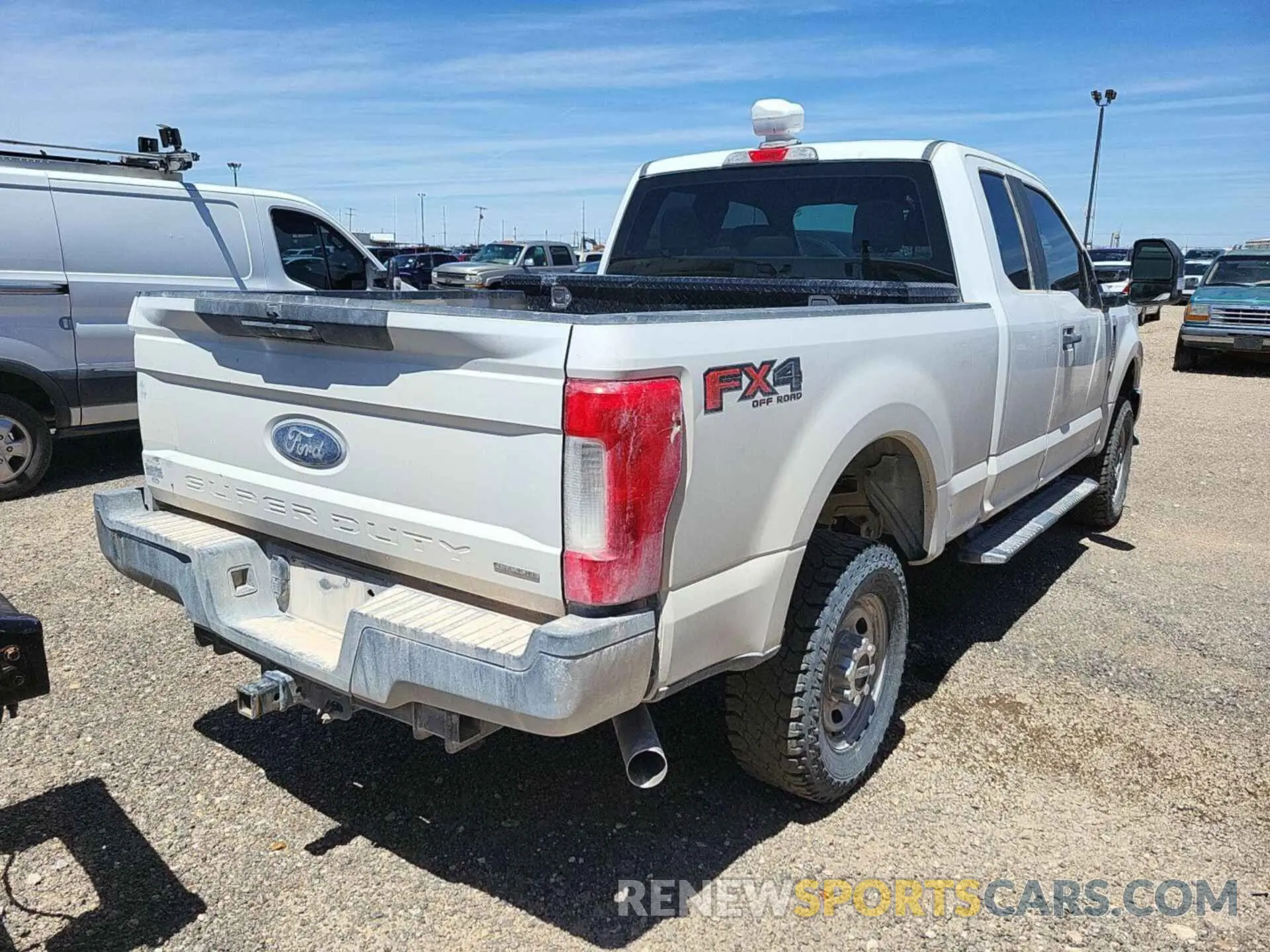 3 fotografías del automóvil dañado 1FT7X2B64KEG54884 FORD F250 2019
