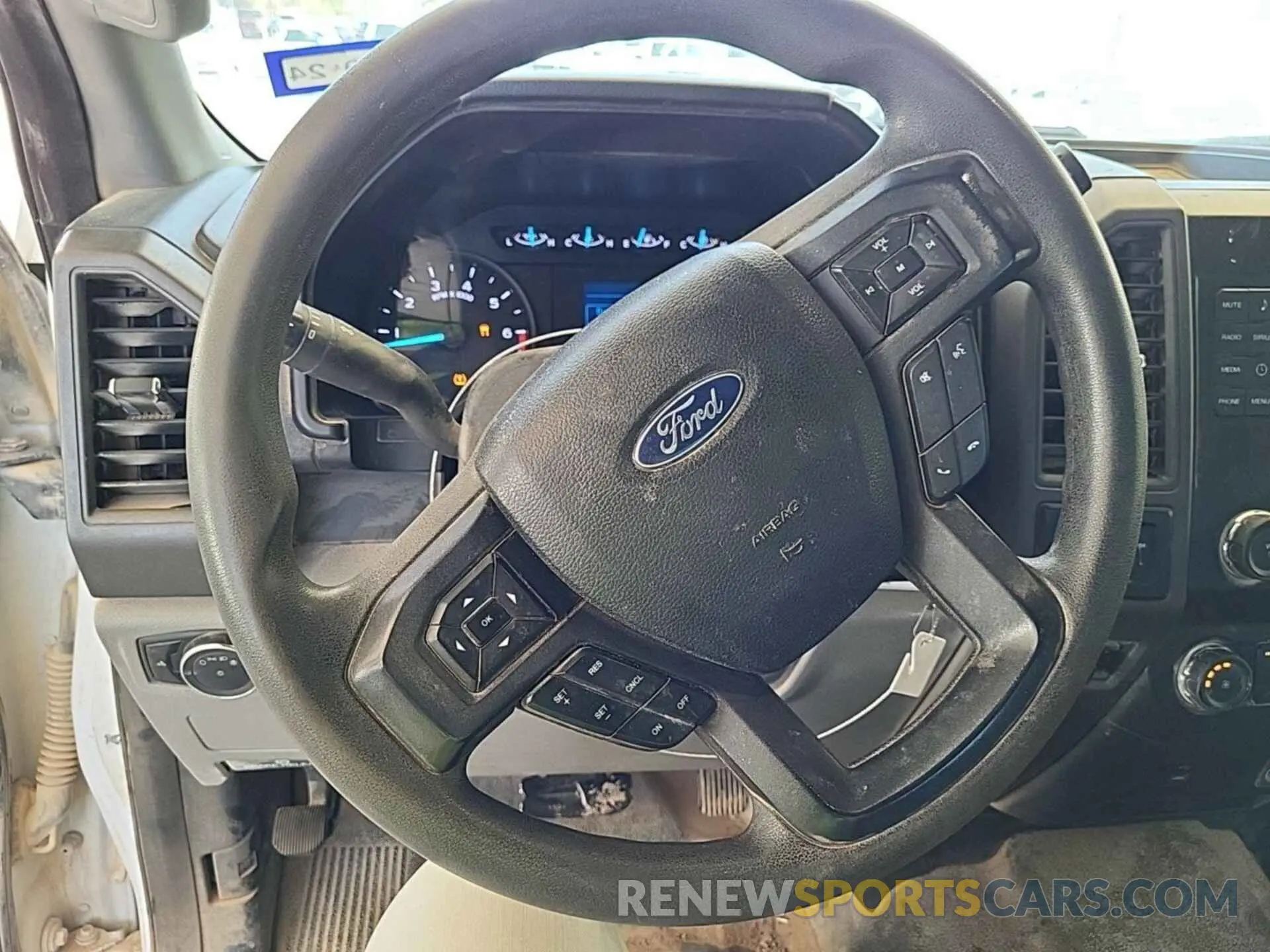 2 fotografías del automóvil dañado 1FT7X2B66KEF57461 FORD F250 2019