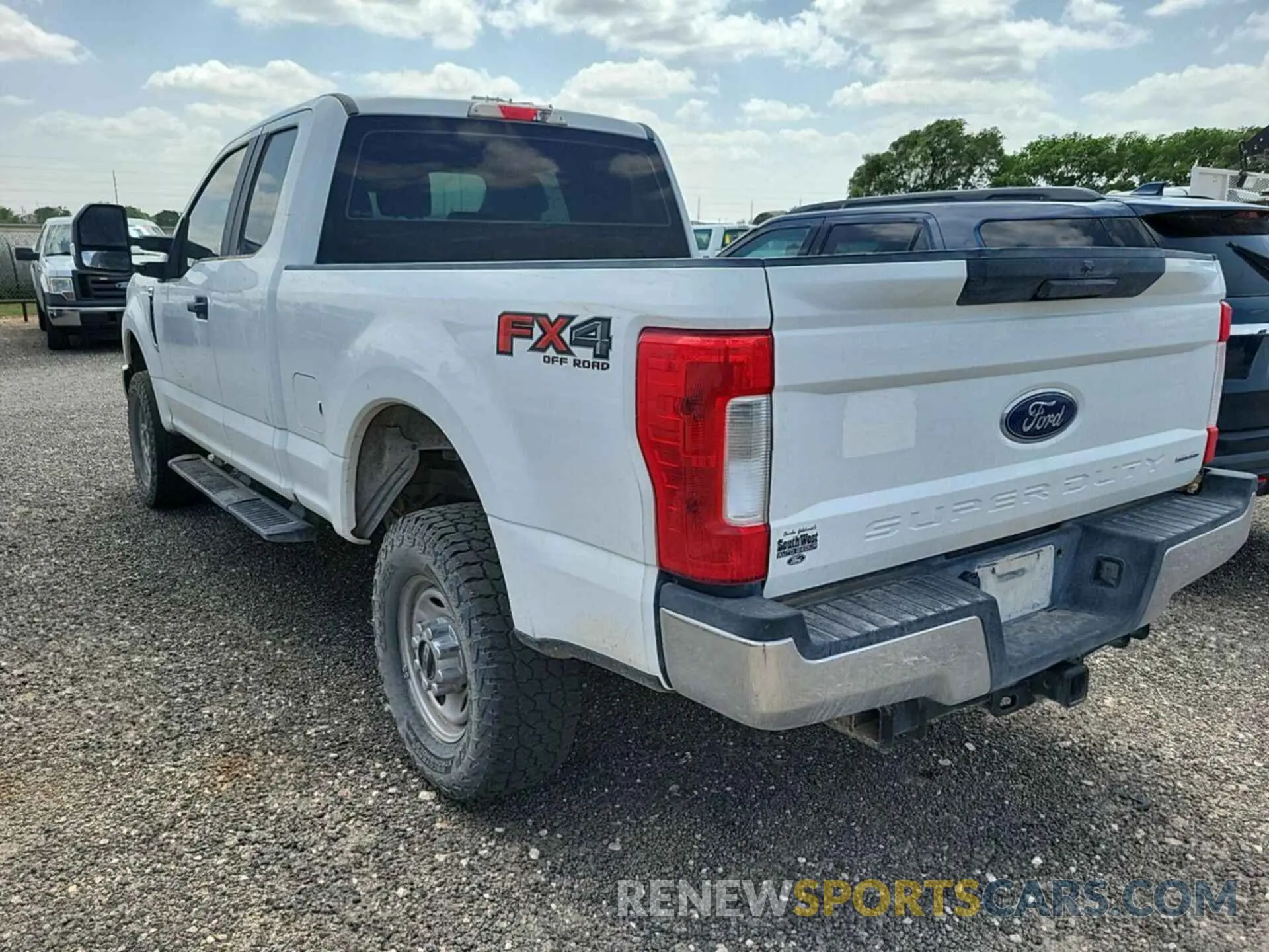 29 fotografías del automóvil dañado 1FT7X2B67KED41490 FORD F250 2019