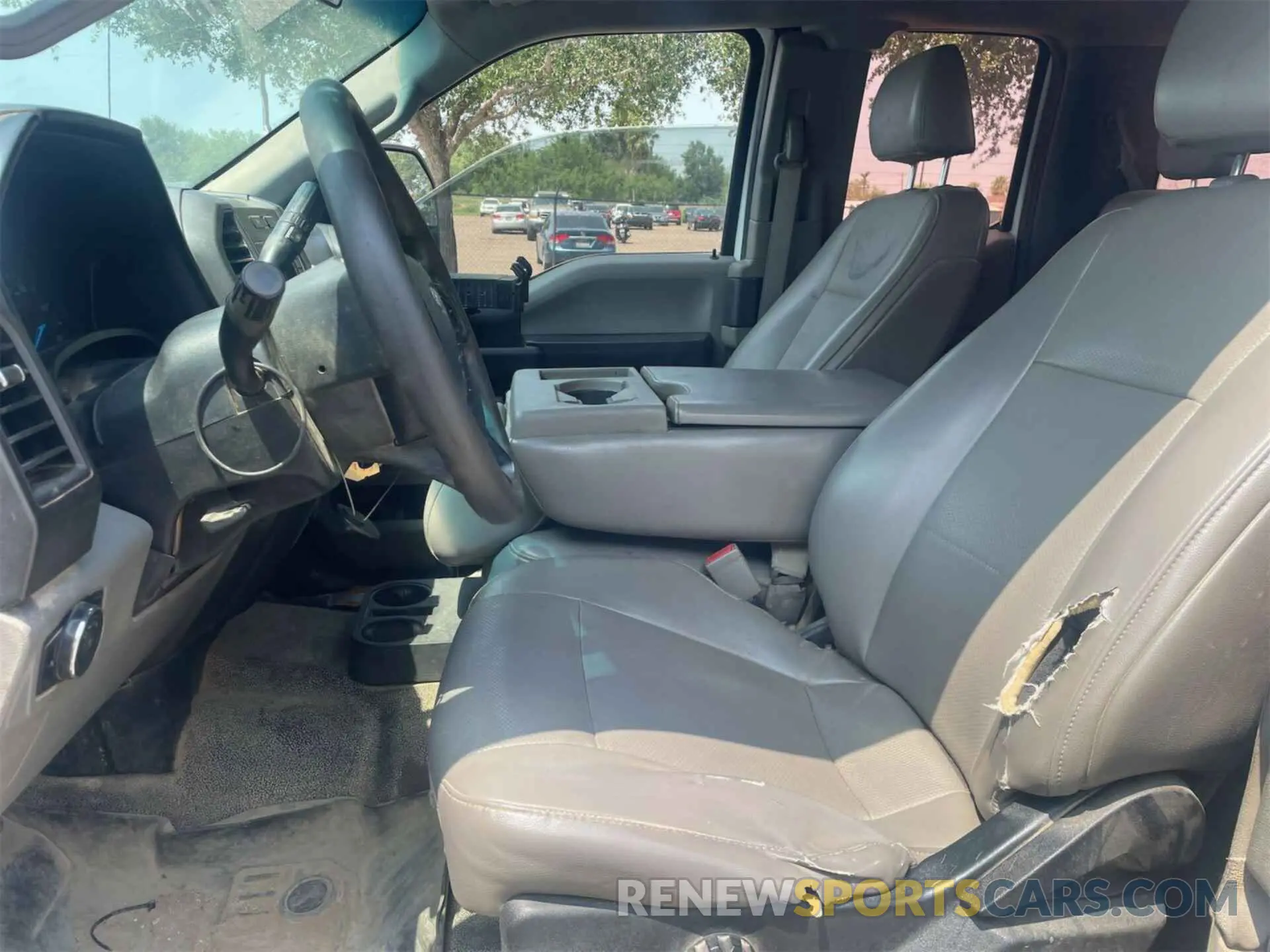 13 fotografías del automóvil dañado 1FT7X2B68KEF83088 FORD F250 2019