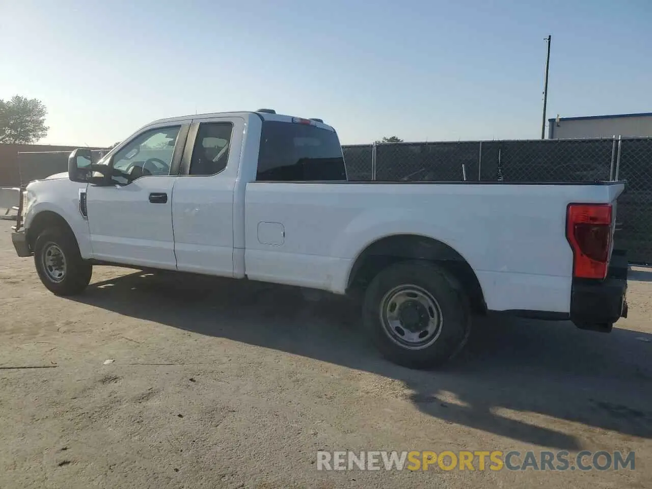 2 fotografías del automóvil dañado 1FT7X2A68MEC12324 FORD F250 2021