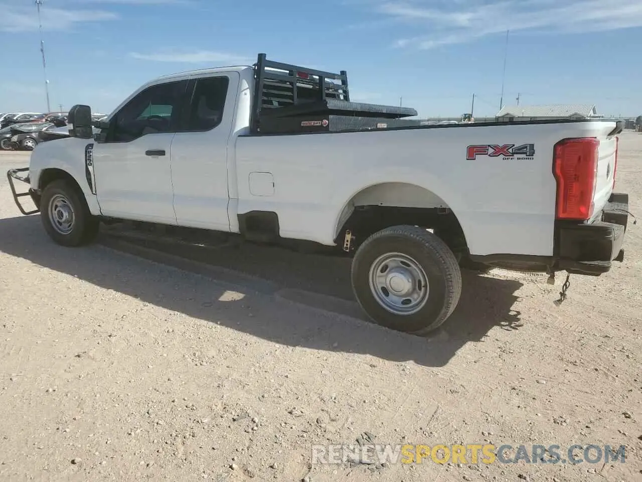 2 fotografías del automóvil dañado 1FT7X2BA9PED99760 FORD F250 2023