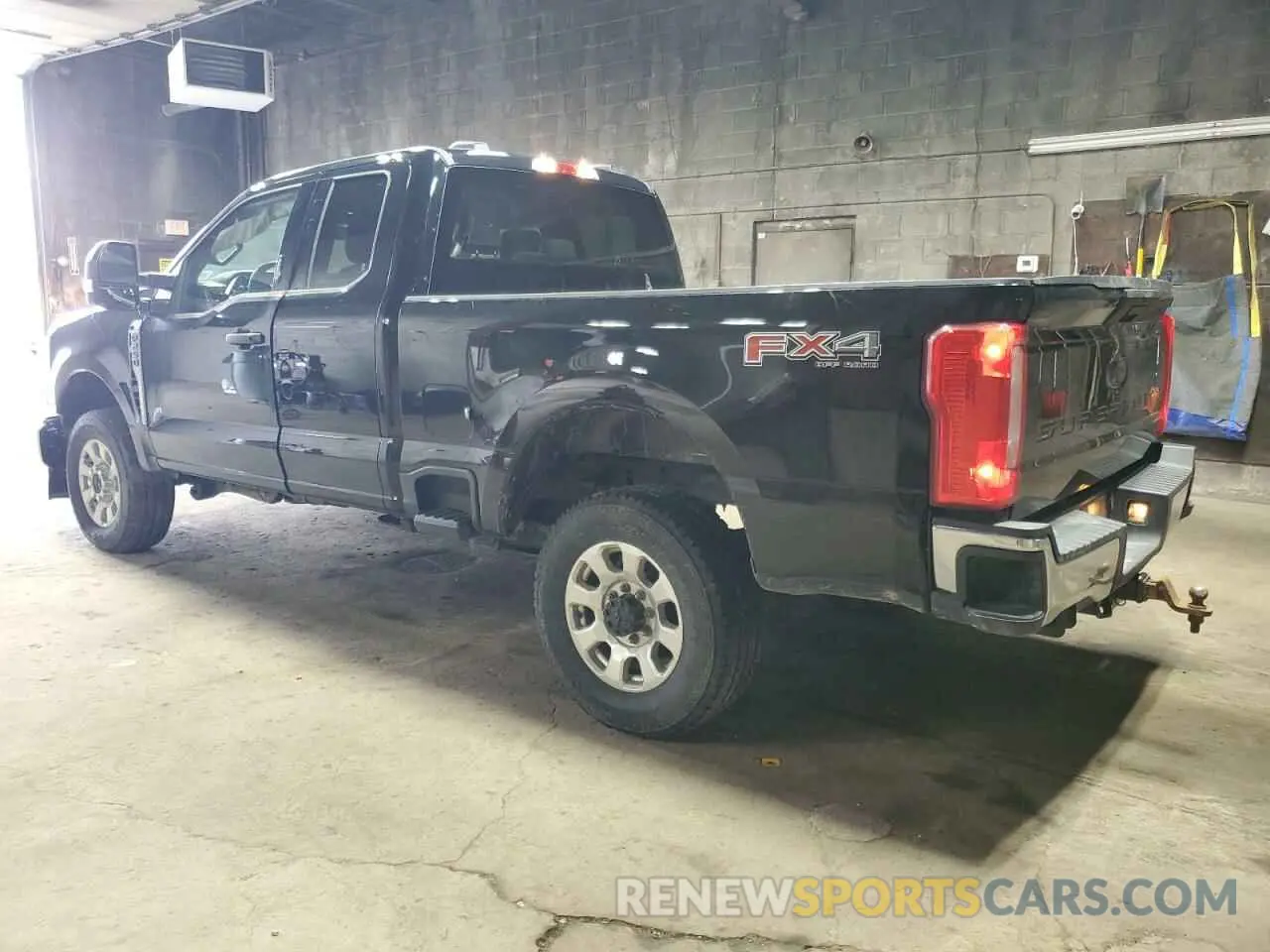 2 fotografías del automóvil dañado 1FT7X2BN4PEC41054 FORD F250 2023