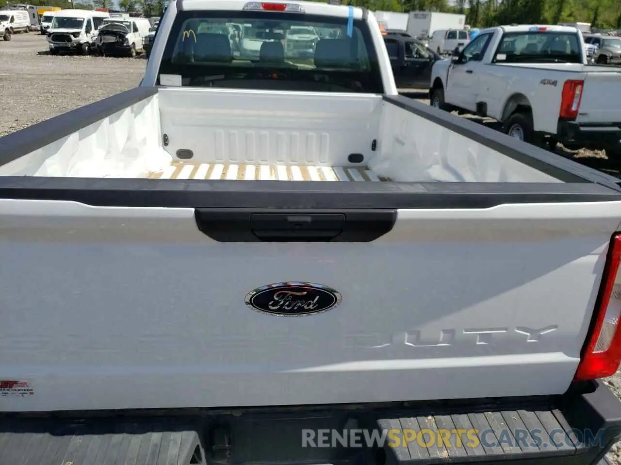 10 fotografías del automóvil dañado 1FTBF2BA0PED83301 FORD F250 2023