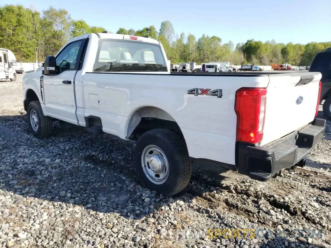 2 fotografías del automóvil dañado 1FTBF2BA5PED66929 FORD F250 2023