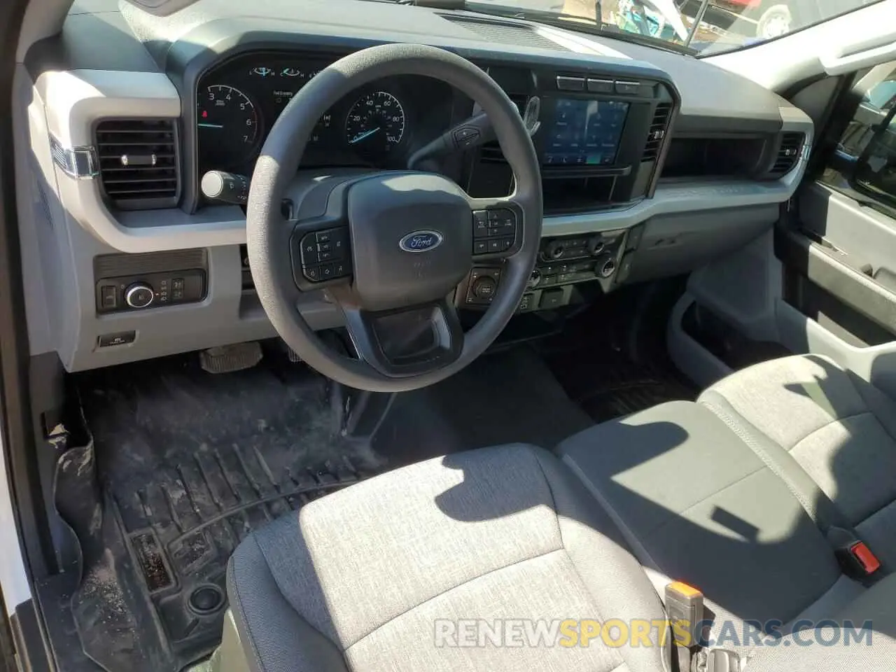 8 fotografías del automóvil dañado 1FTBF2BA3RED44401 FORD F250 2024
