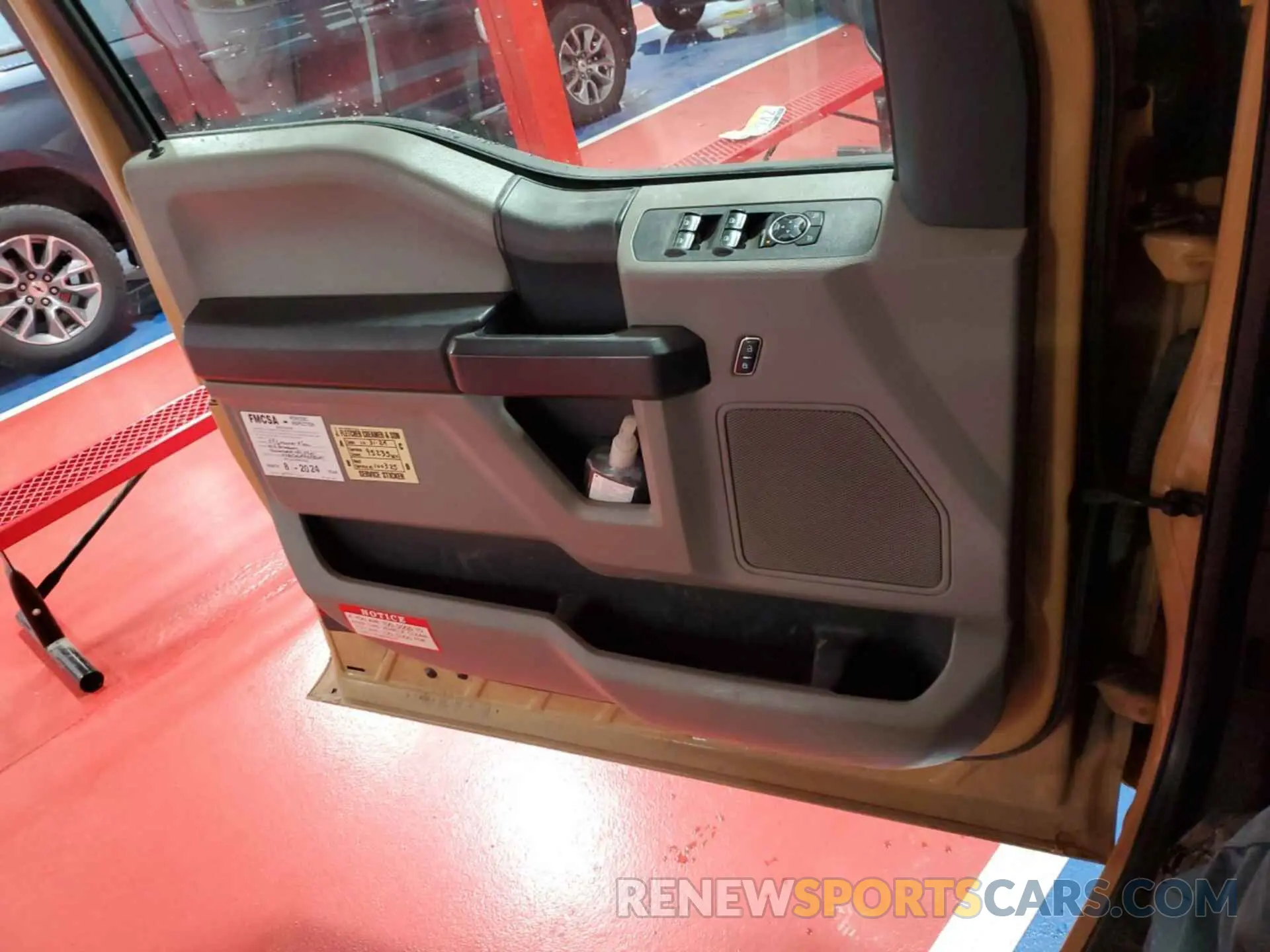 27 fotografías del automóvil dañado 1FD8X3E69KEF05601 FORD F350 2019