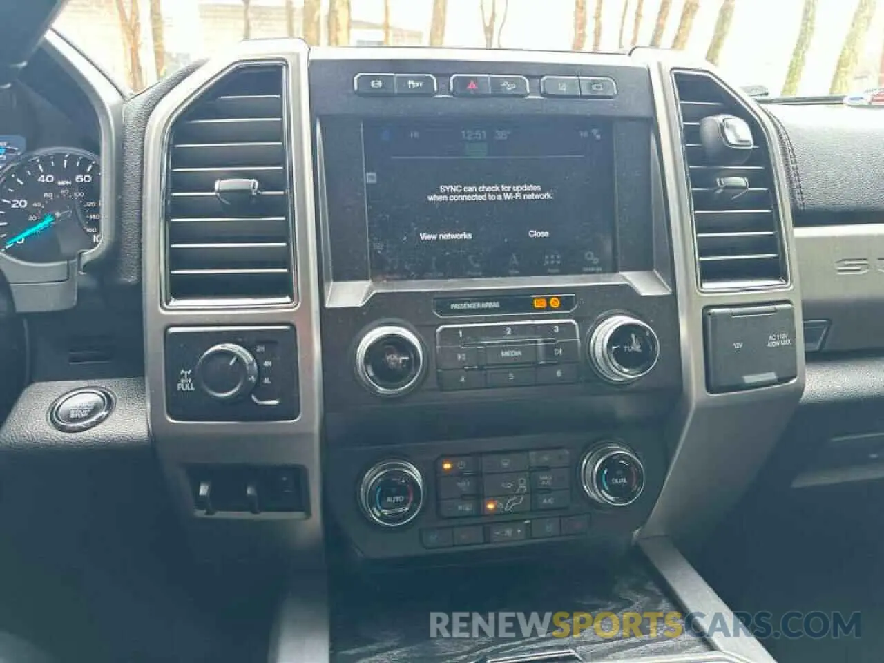 9 fotografías del automóvil dañado 1FT8W3BT0KED05594 FORD F350 2019