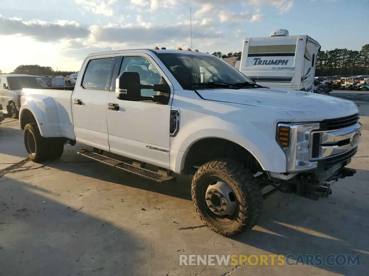4 fotografías del automóvil dañado 1FT8W3DT1KED75263 FORD F350 2019