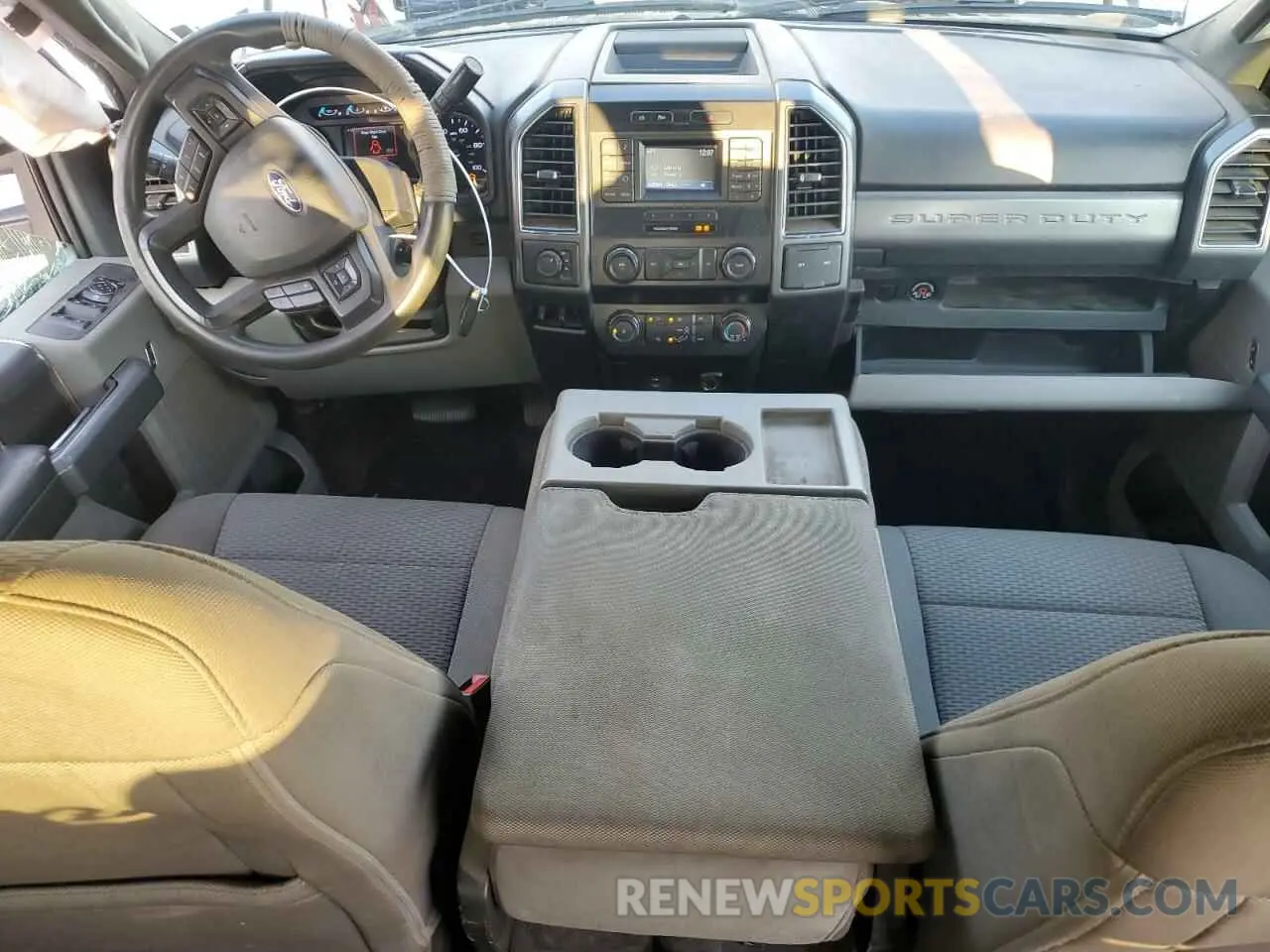 8 fotografías del automóvil dañado 1FT8W3DT1KED75263 FORD F350 2019
