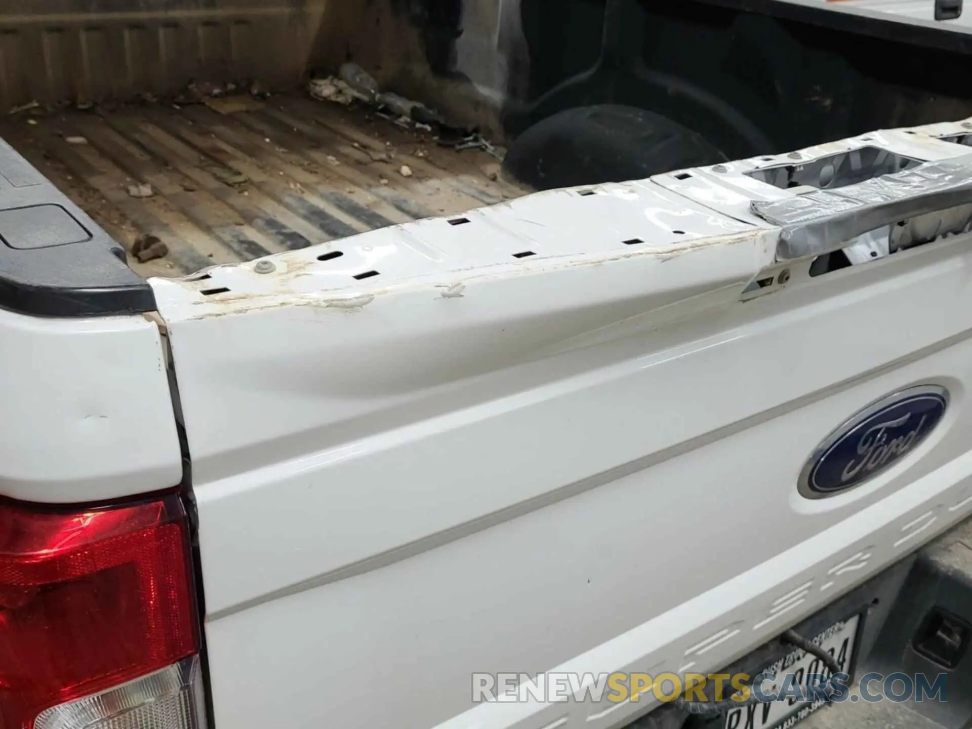 29 fotografías del automóvil dañado 1FT8W3BT0MEE10543 FORD F350 2021