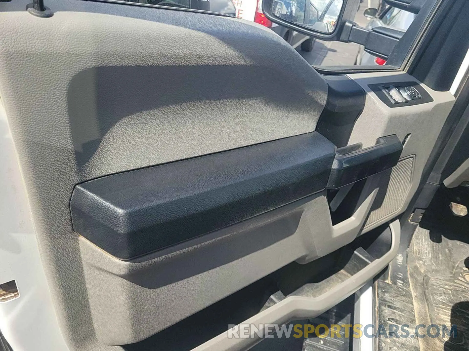 16 fotografías del automóvil dañado 1FT8W3BTXMEC12343 FORD F350 2021