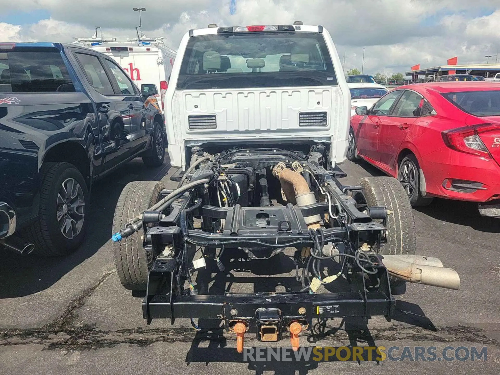 8 fotografías del automóvil dañado 1FT8W3BTXMEC12343 FORD F350 2021